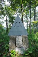 Spomenik tolarju na Velikem vrhu